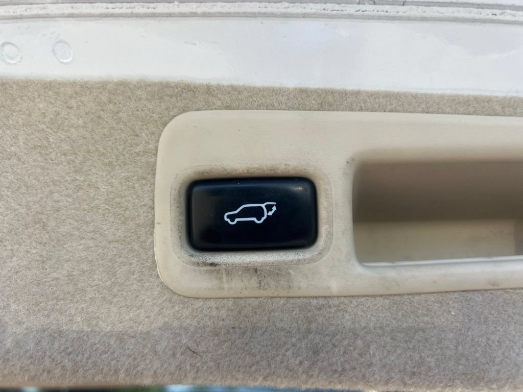 Used 2013 Starfire Pearl Lexus 450h image 10