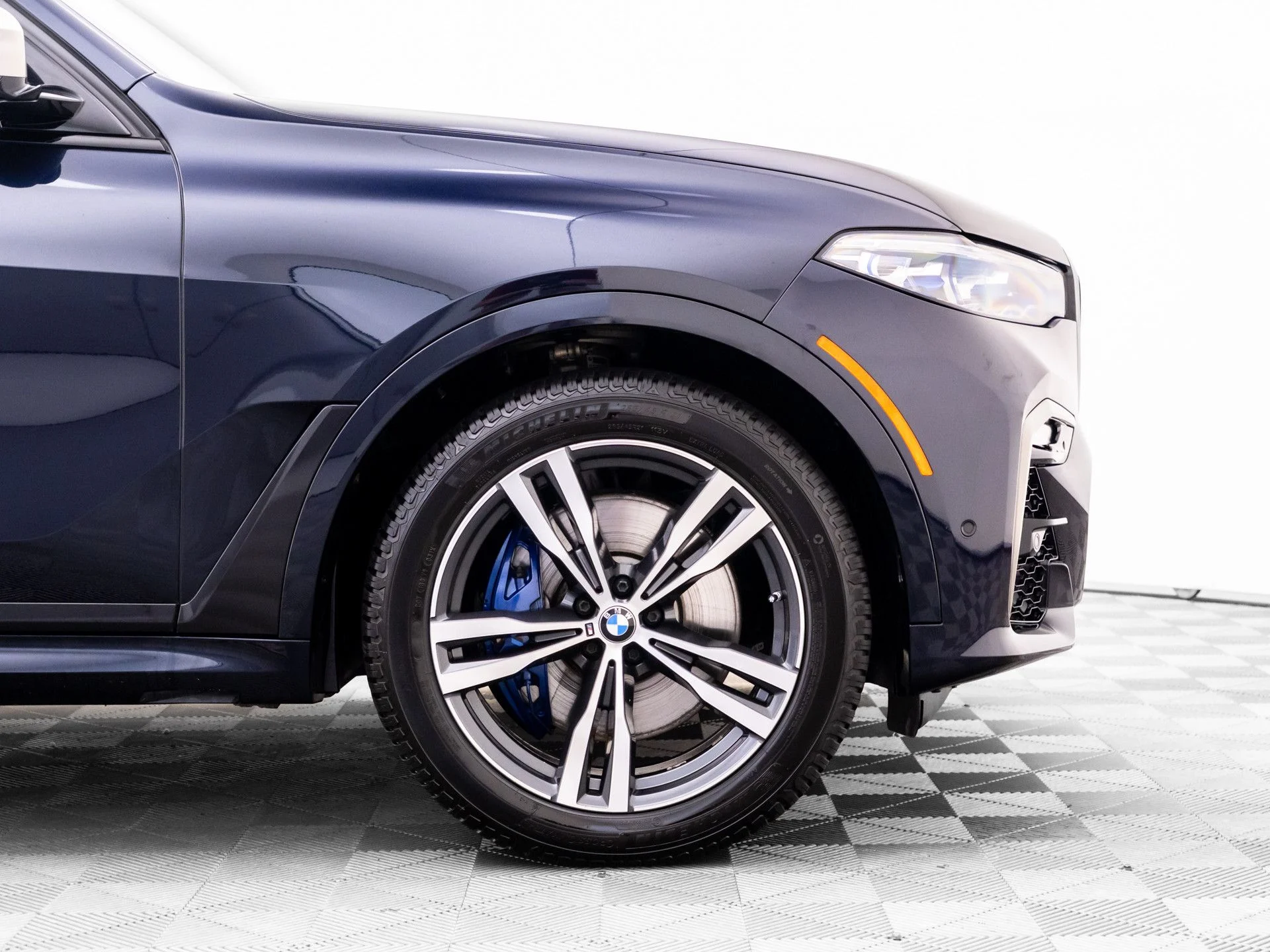 Used 2022 Black BMW M50i image 37