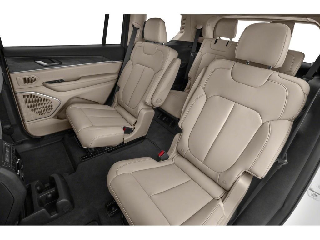 Used 2022 Diamond Black Jeep Altitude image 8