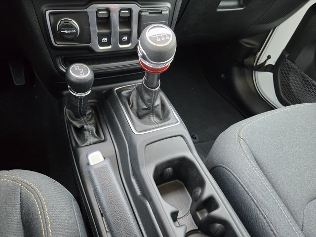 Used 2025 Bright White Clearcoat Jeep  image 17