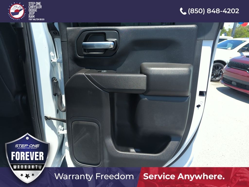 Used 2025 White GMC Pro image 27