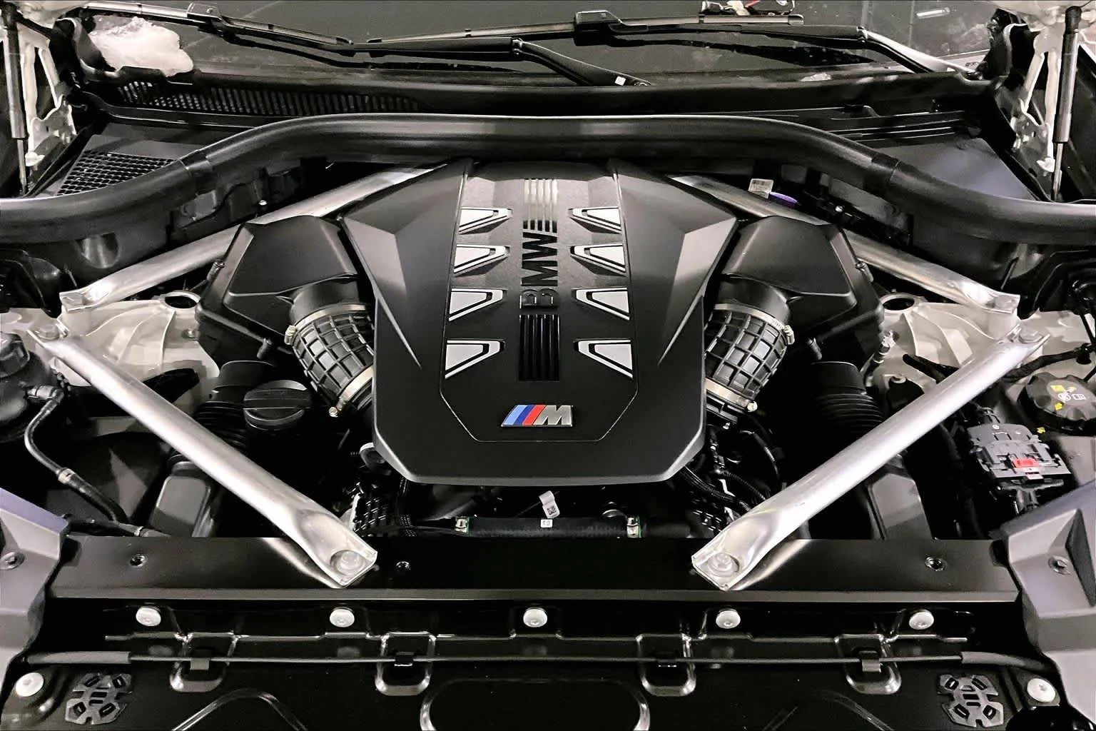 New 2026 Alpine White BMW M60i image 14