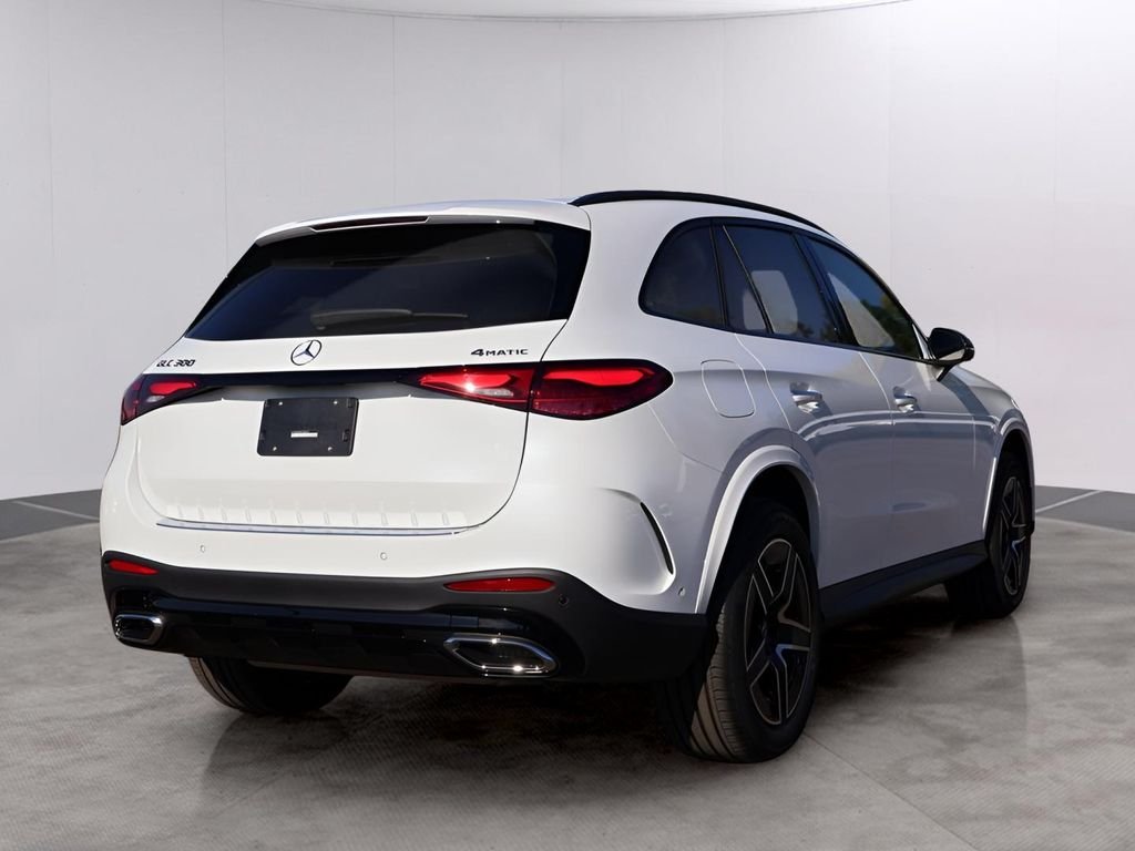 Used 2026 MANUFAKTUR Moonlight White Metallic Mercedes-Benz GLC 300 image 5