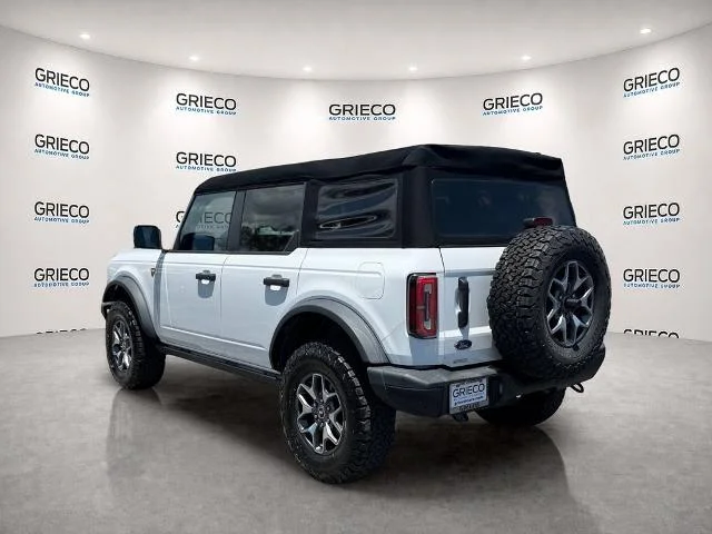 Used 2024 Oxford White Ford Badlands image 36