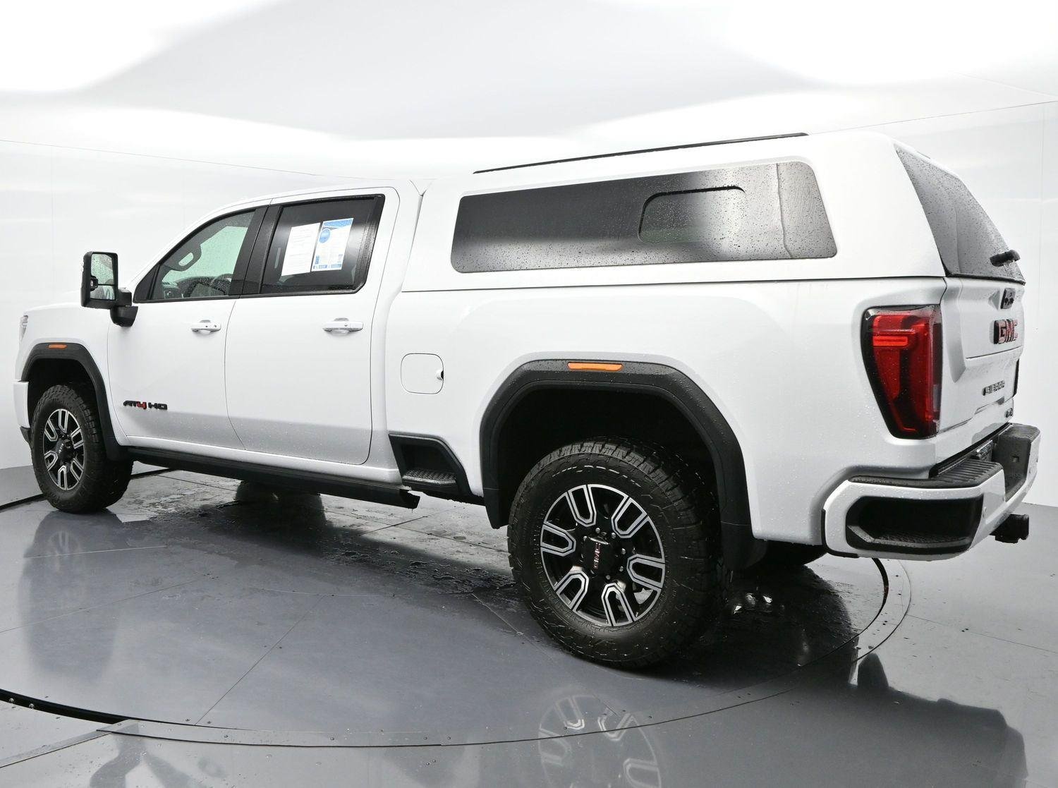 Used 2022 Summit White GMC AT4 image 5
