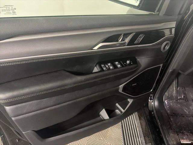 New 2026 High Gloss Black Exterior Paint Jeep Grand Wagoneer image 11
