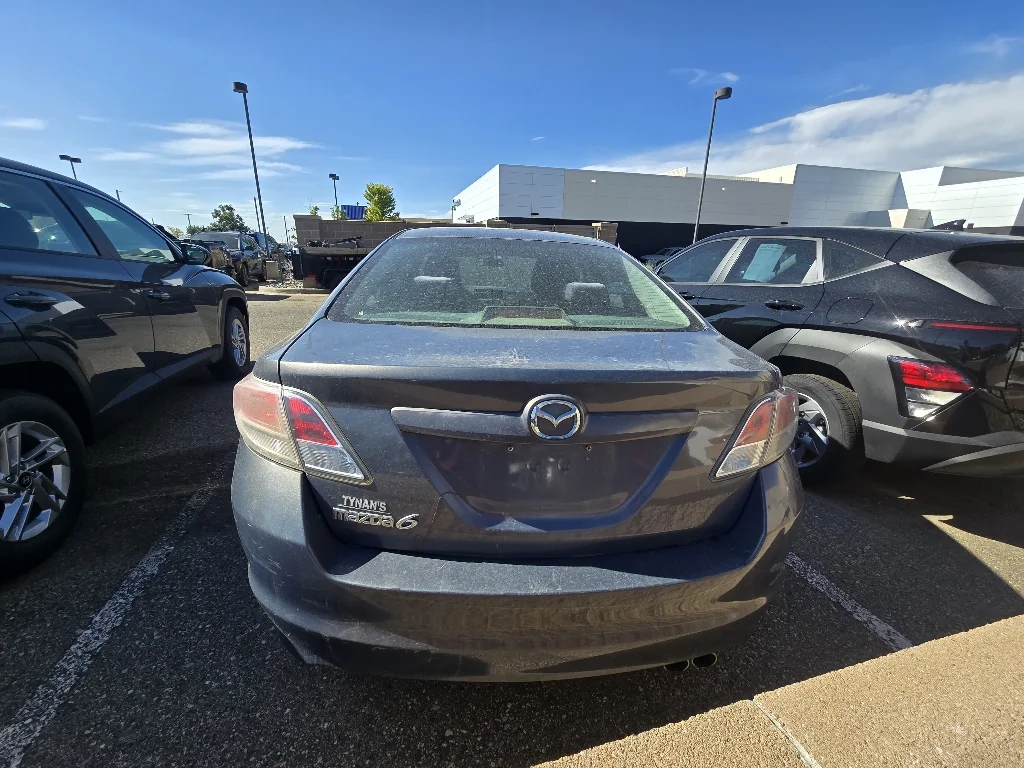 Used 2010 Comet Gray Mica Mazda i Sport image 3