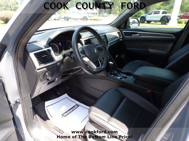 Used 2021 Pure Gray Volkswagen 2.0T SE w/Technology image 2