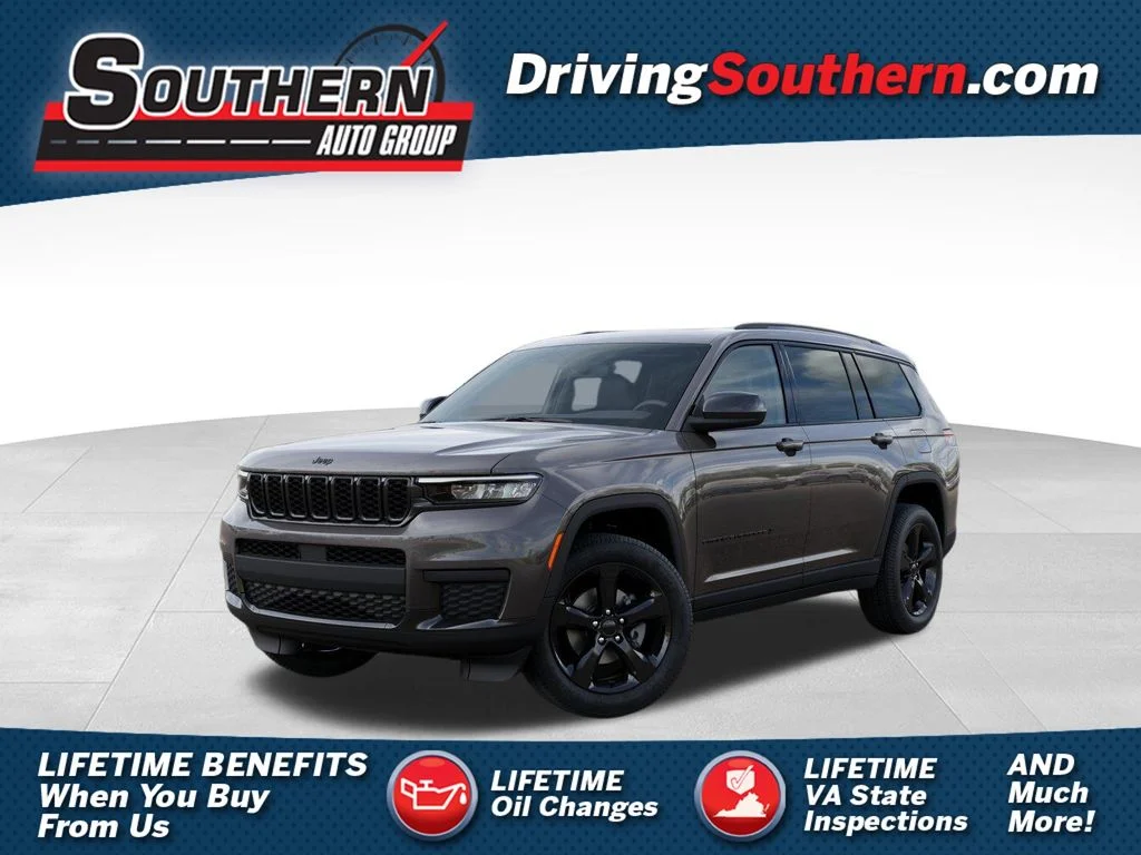 Used 2025 Gray Jeep Altitude X image 1