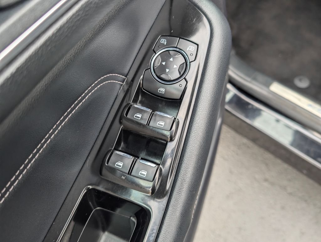 2019 Ford Edge Titanium - Photo 23