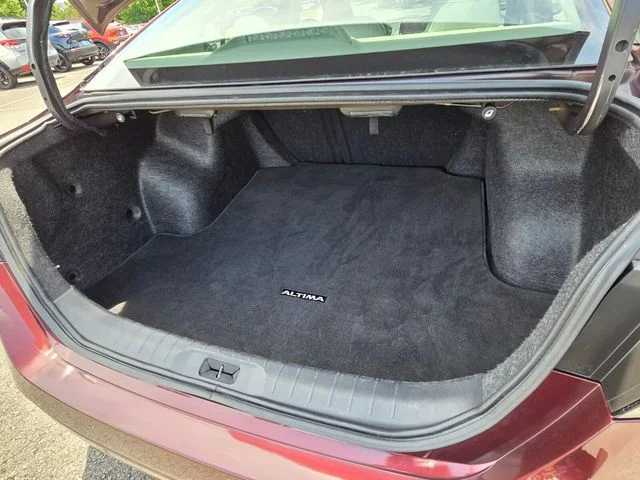 2025 Nissan Altima SV - Photo 15