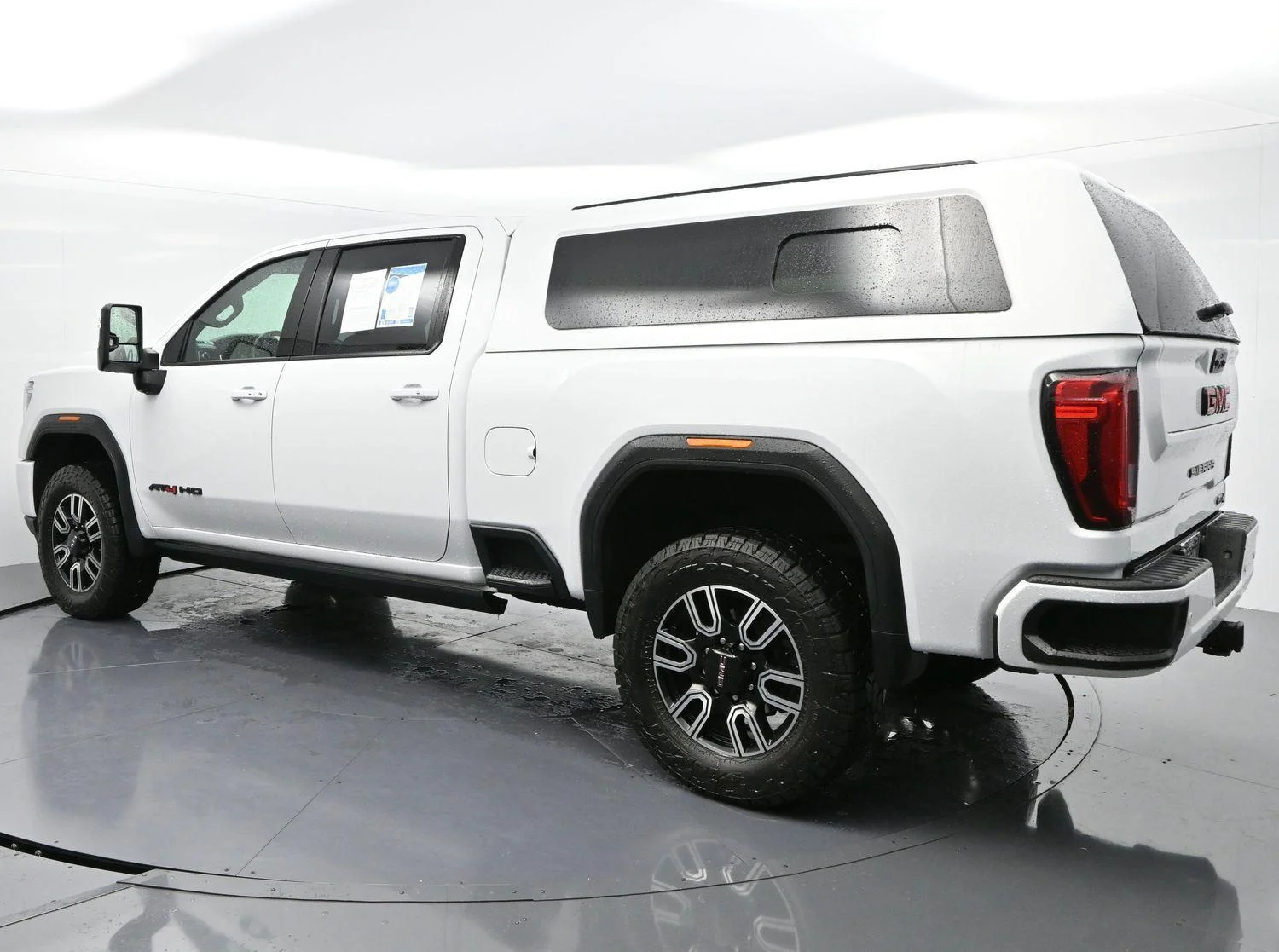 Used 2022 Summit White GMC AT4 image 5