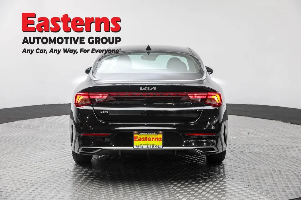 Used 2023 Black Kia LXS image 6