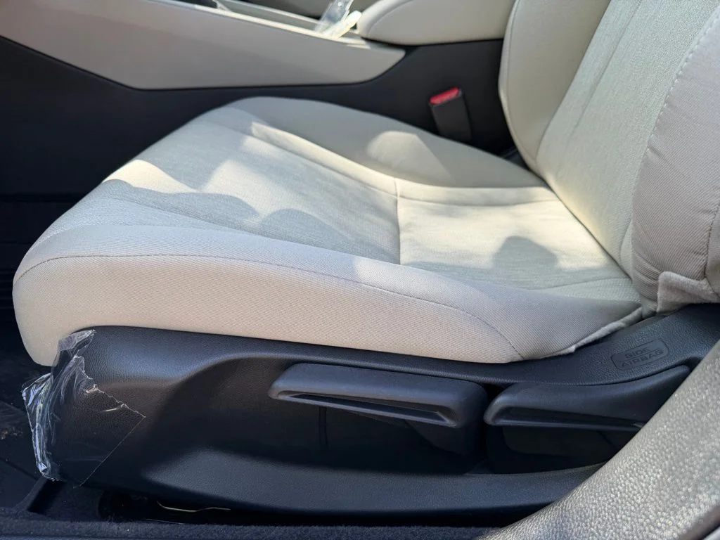 New 2026 Platinum White Pearl Honda LX image 13
