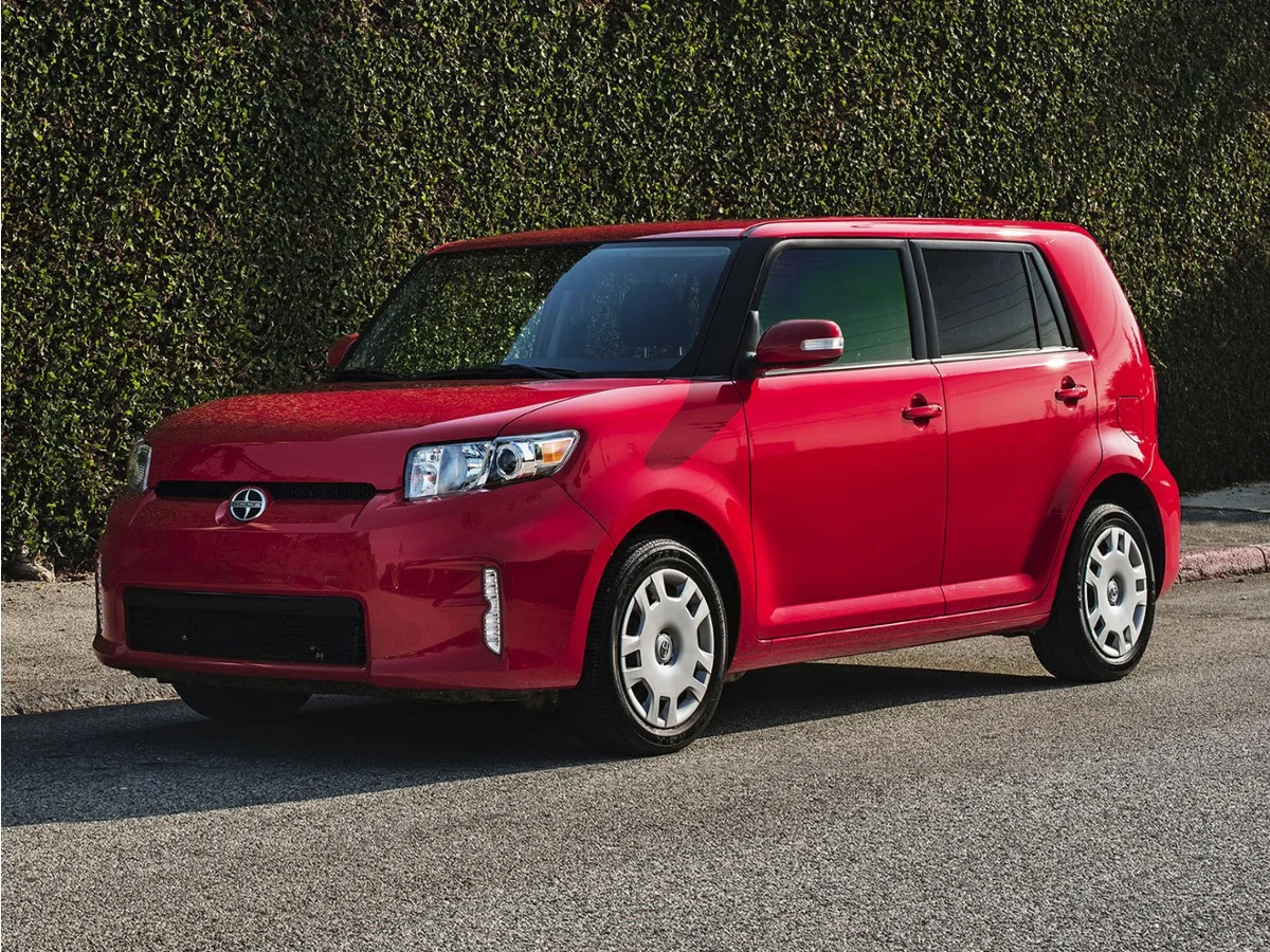 Used 2013 White Scion Base image 1