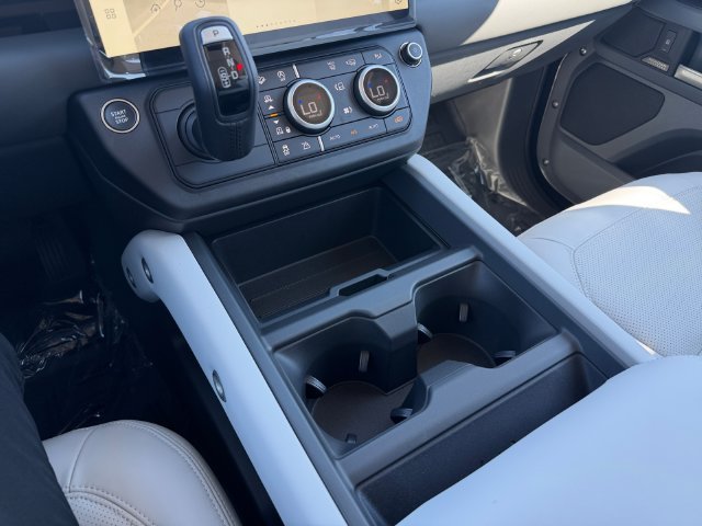 New 2026 Carpathian Grey Land Rover X-Dynamic SE image 19