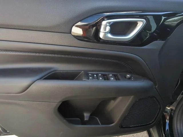 New 2026 Black Jeep Latitude image 11