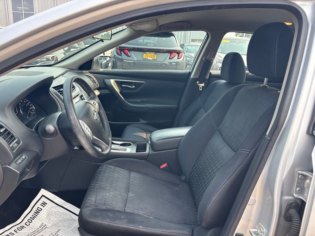 Used 2017 Silver Nissan 2.5 S image 18