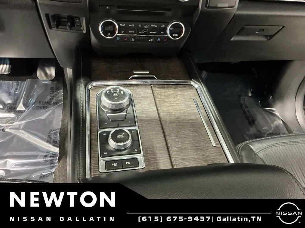 Used 2018 Magnetic Ford Limited image 18