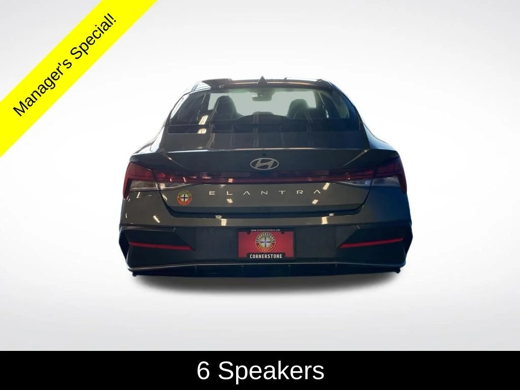 Used 2025 Gray Hyundai SEL Convenience image 5