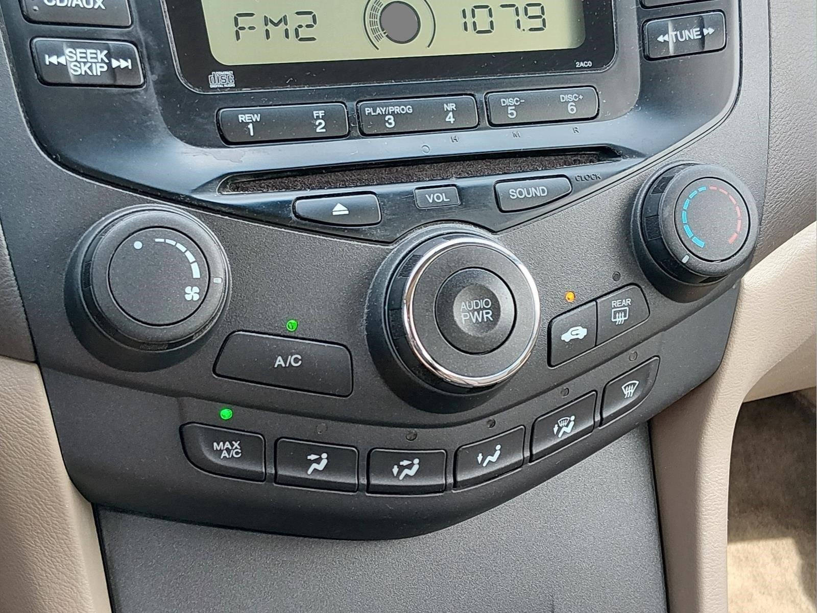 Used 2003  Honda LX image 23