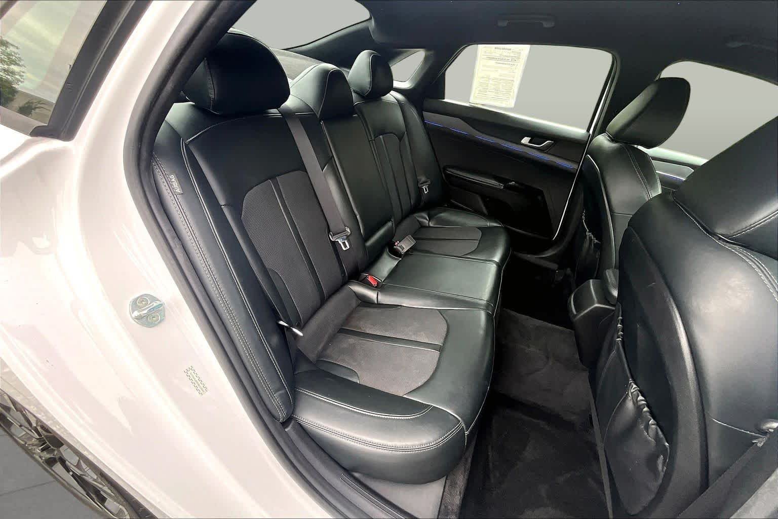 Used 2022 Glacial White Pearl Kia GT-Line image 21