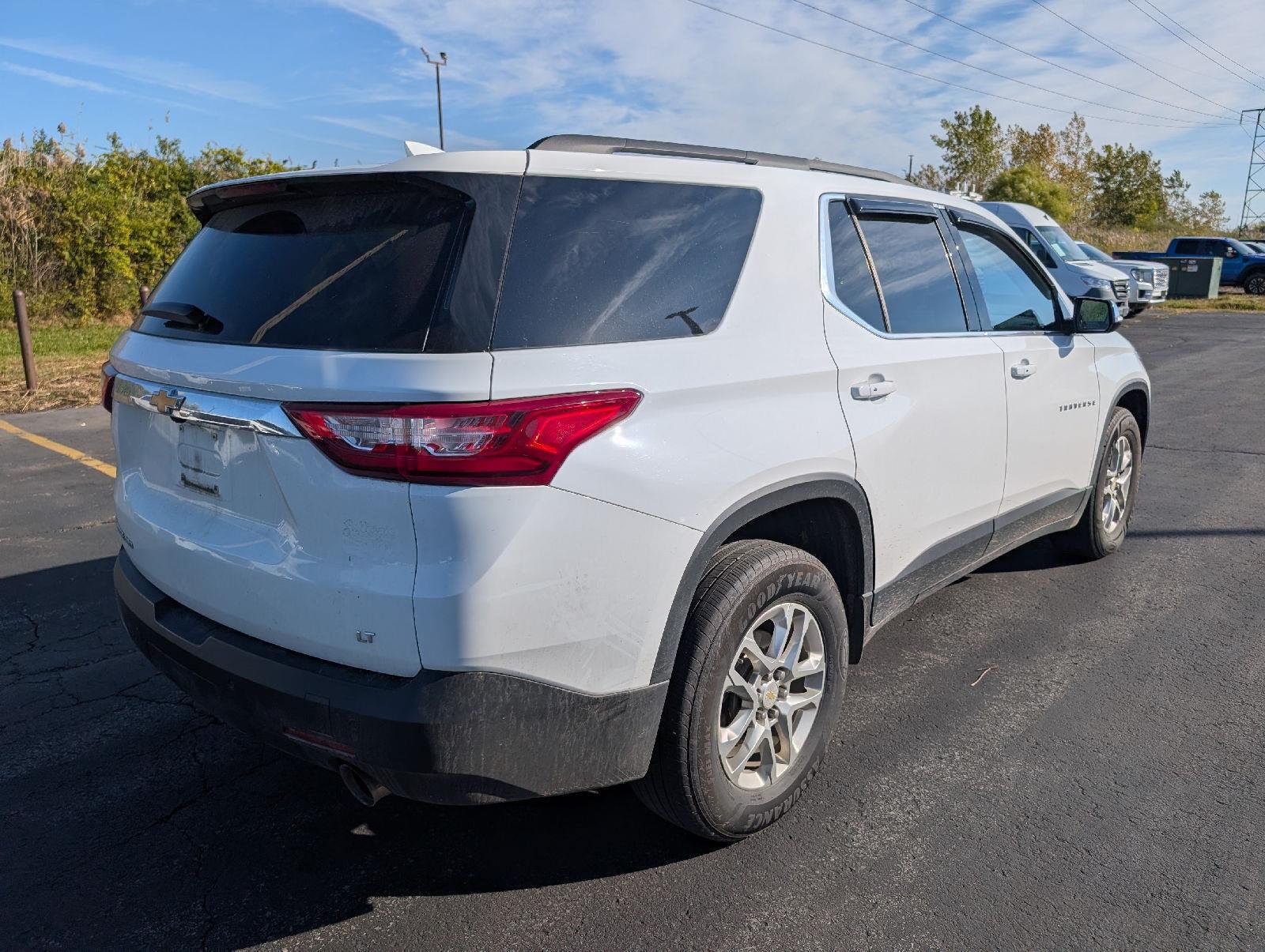Used 2020 Summit White Chevrolet LT Cloth image 8