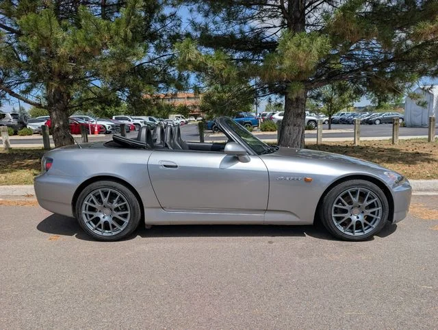 Used 2005 Sebring Silver Metallic Honda Base image 2