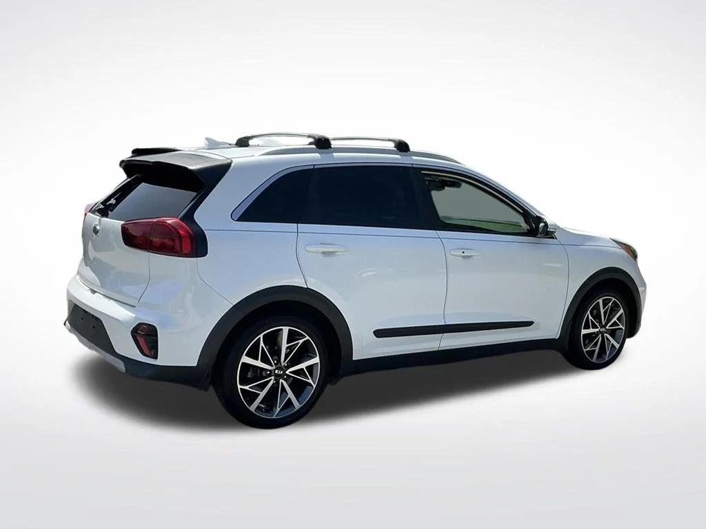 Used 2020 White Kia Touring image 12