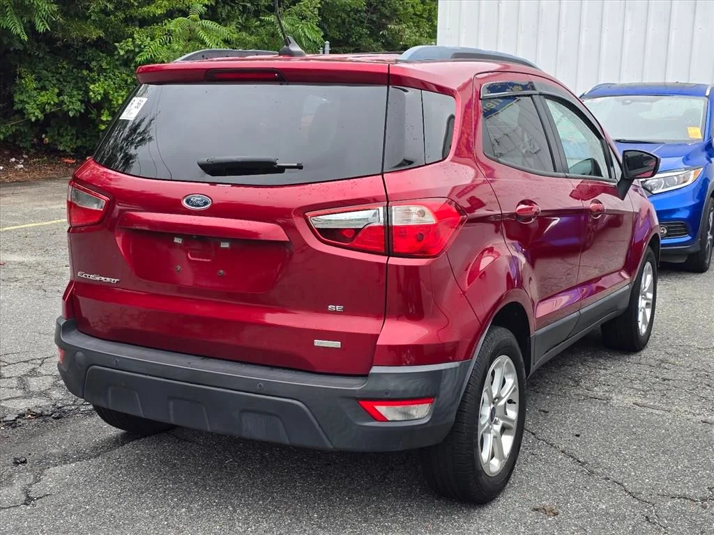Used 2019 Red Ford SE image 11