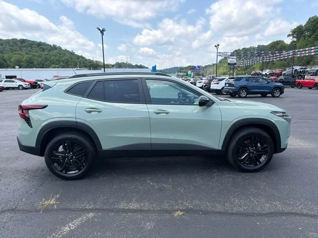 New 2026 Cacti Green Chevrolet ACTIV image 9