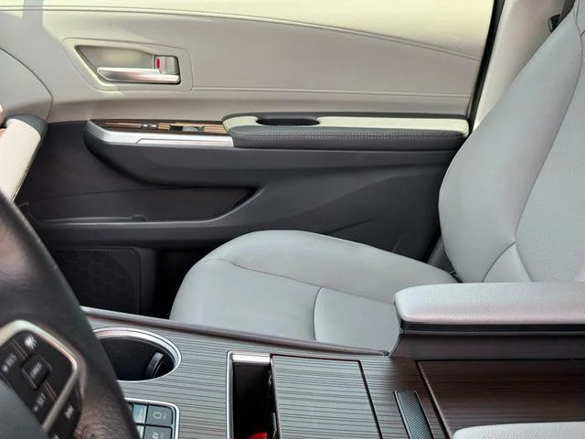 Certified Used 2022 Silver Toyota XLE image 36