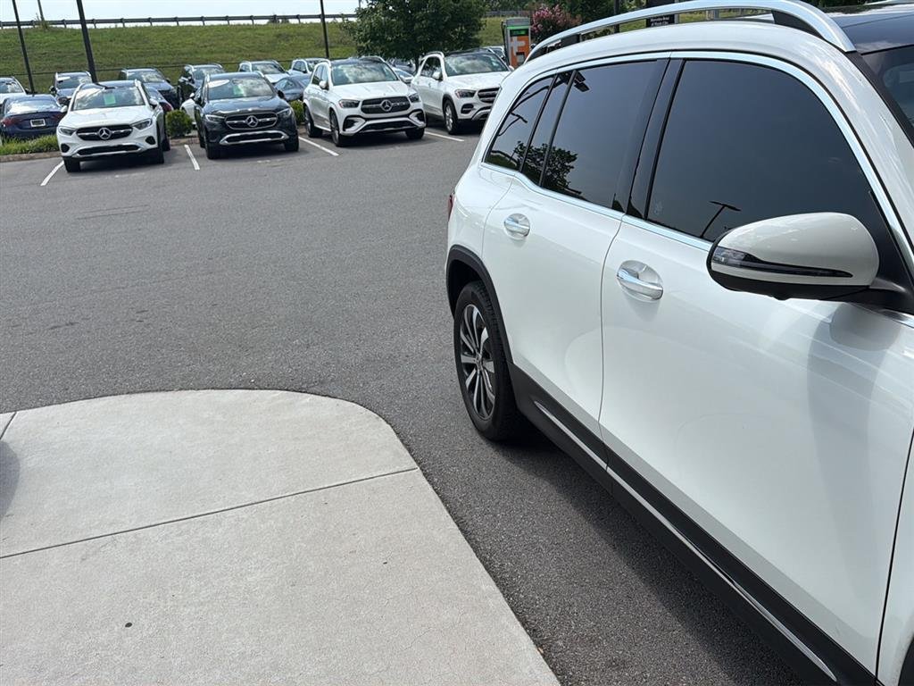 Certified Used 2023 Polar White Mercedes-Benz GLB 250 image 3