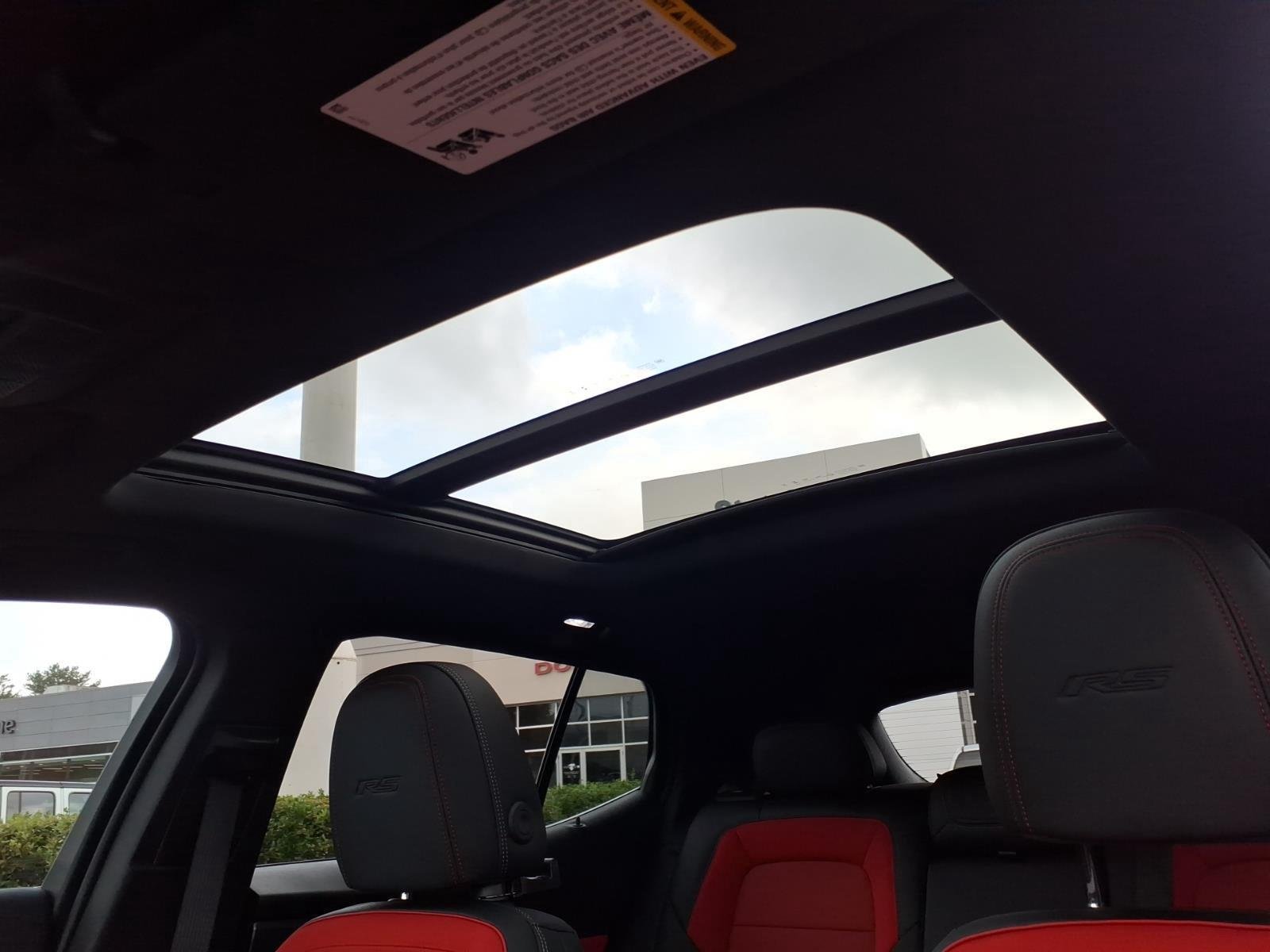 Used 2025 Iridescent Pearl Tricoat Chevrolet RS image 6