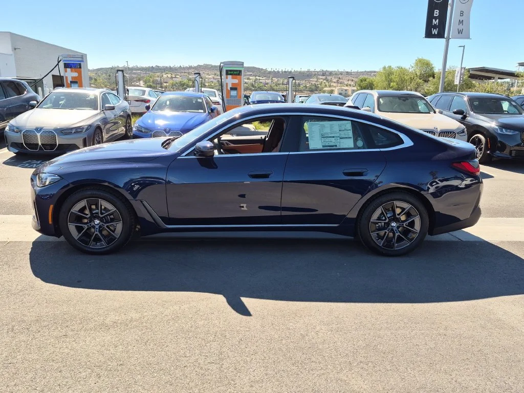 New 2026 Blue BMW eDrive40 image 5