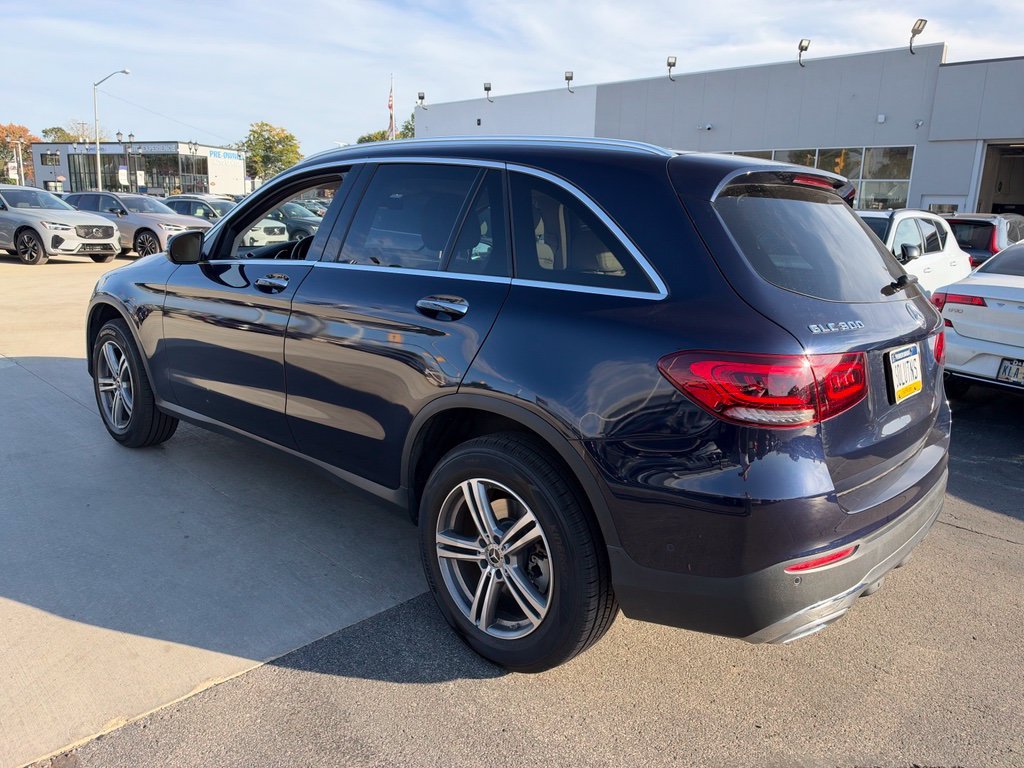 Certified Used 2022 Blue Mercedes-Benz GLC 300 image 6