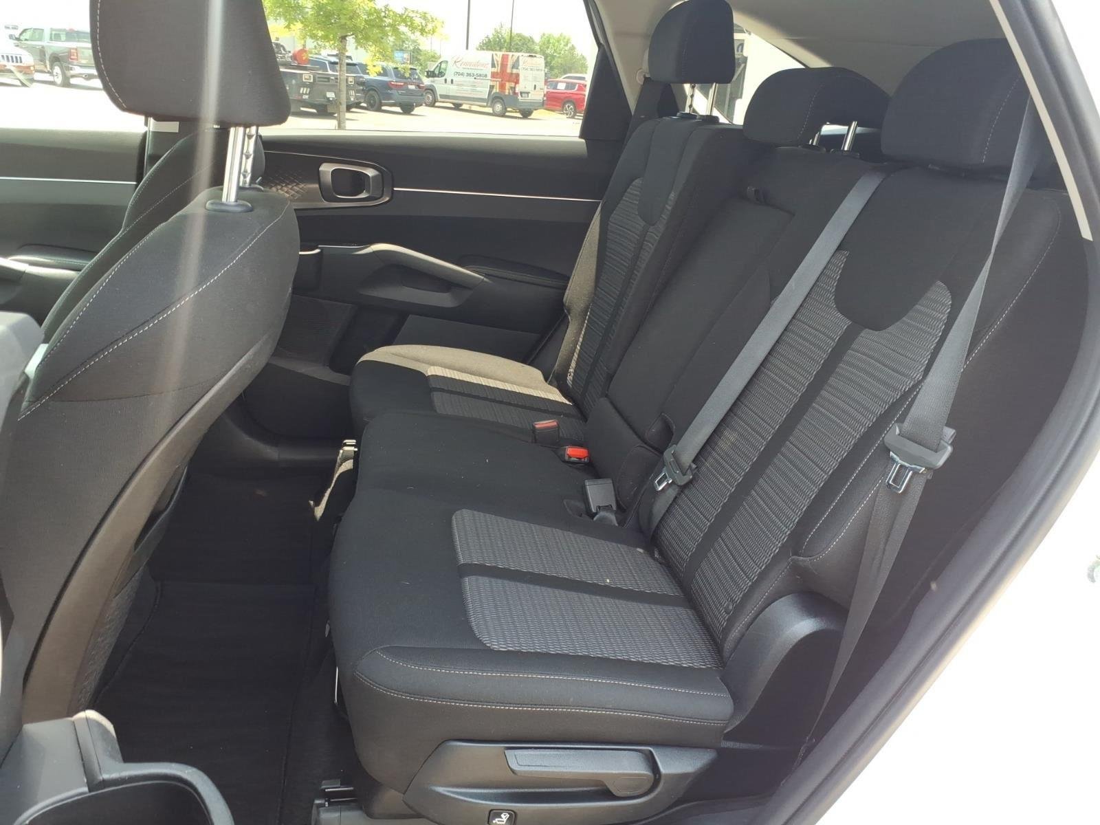Used 2023 Glacial White Pearl Kia LX image 18