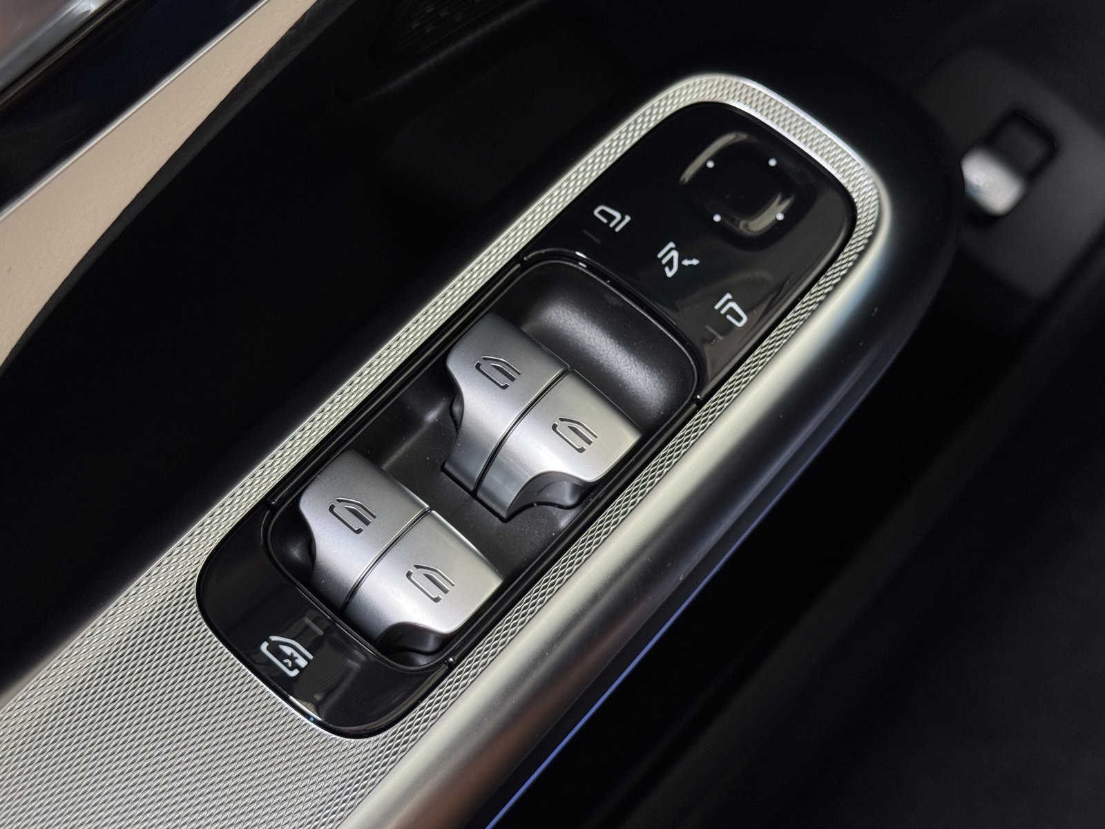 New 2026 Cirrus Silver Metallic Mercedes-Benz E 350 image 40