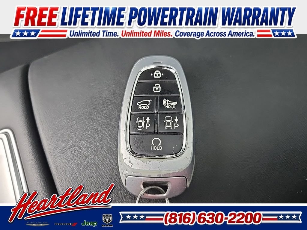 Used 2022 Black Hyundai Limited image 101