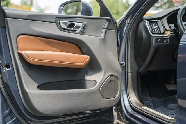 Used 2022 Denim Blue Volvo Momentum image 37