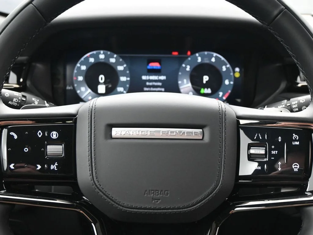 Certified Used 2026 White Land Rover Dynamic SE image 17