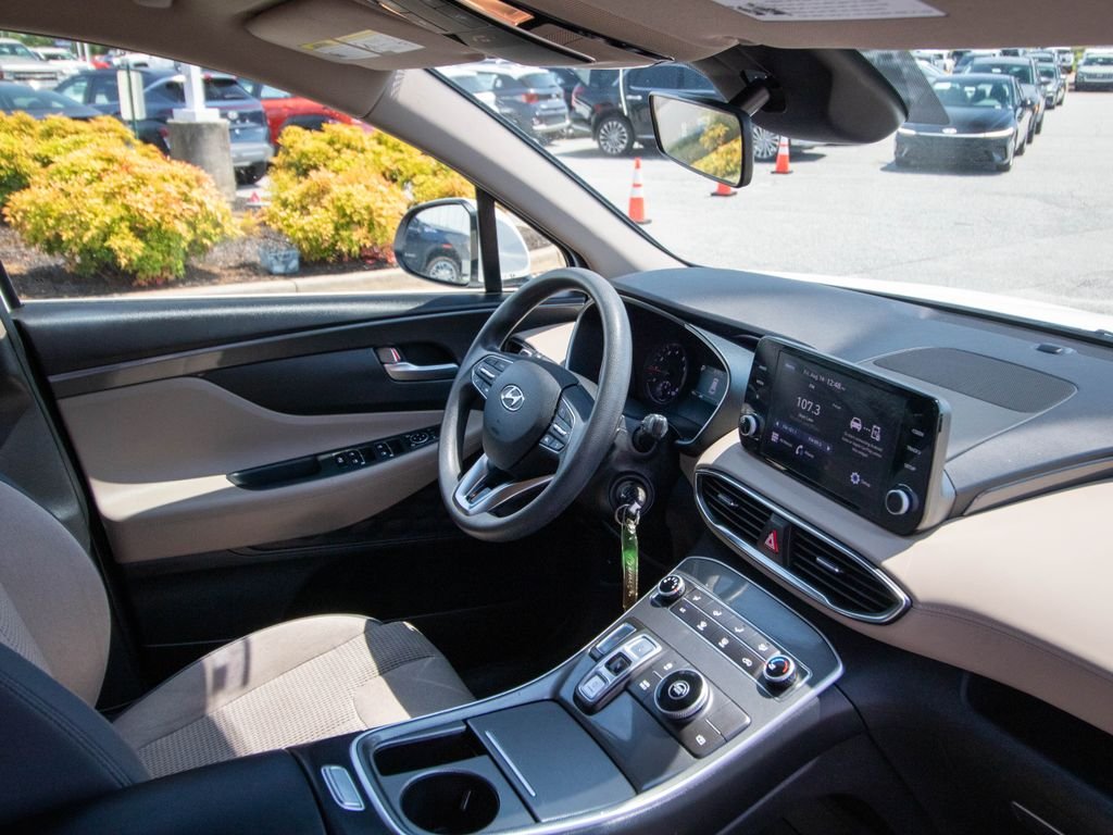 Used 2023 White Hyundai SE image 20