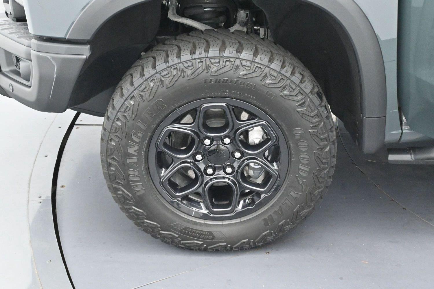 Used 2026 Cypress Gray Chevrolet ZR2 image 33