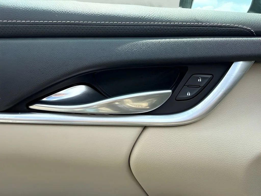 Used 2018 PHANTOM GRAY METALLIC Cadillac  image 11