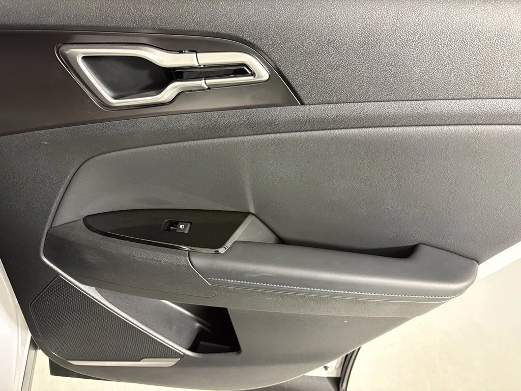 Used 2025 White Kia EX image 15