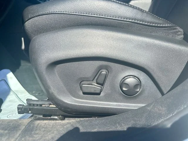 Used 2023 White Jeep Limited image 14