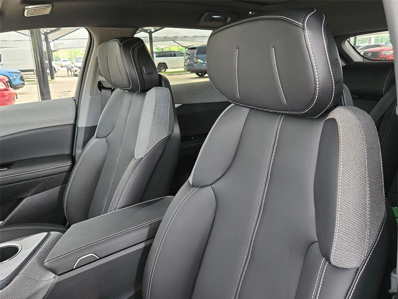 2026 Cadillac OPTIQ Sport - Photo 9