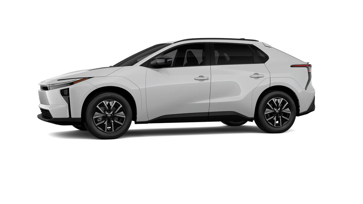 New 2027 Wind Chill Pearl Toyota XLE image 3