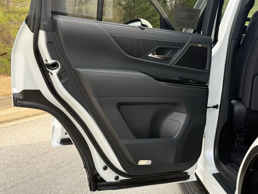 2026 Lexus LX 700h Luxury - Photo 23