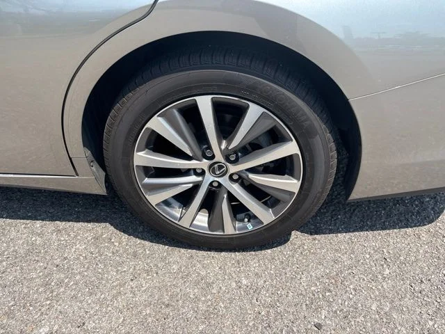 Used 2019 Silver Lexus 350 image 7
